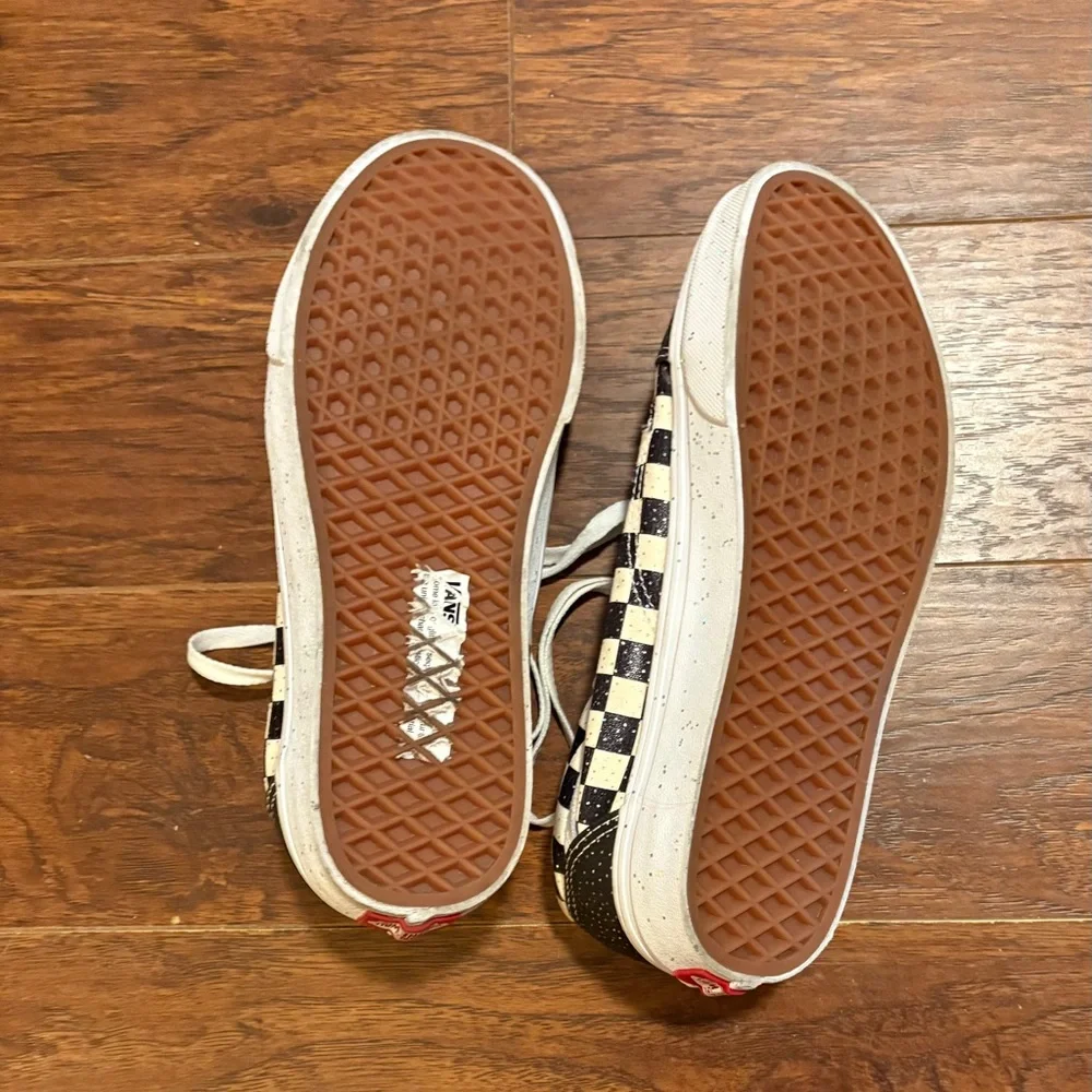 Vans tennis shoes